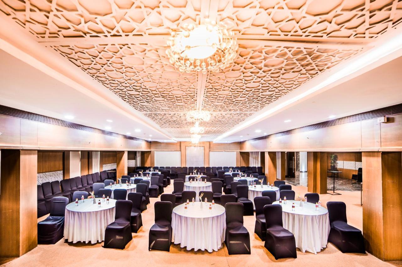 Clarion Hotel President Chennai Exterior foto