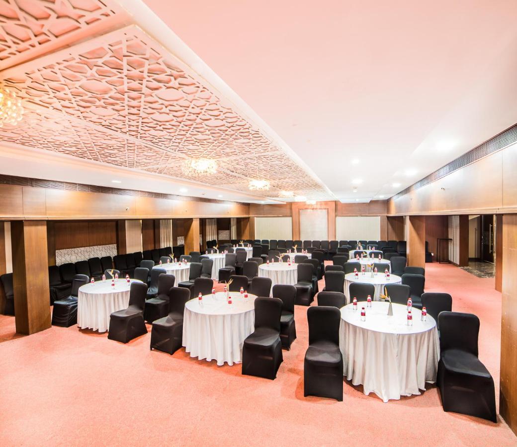 Clarion Hotel President Chennai Exterior foto