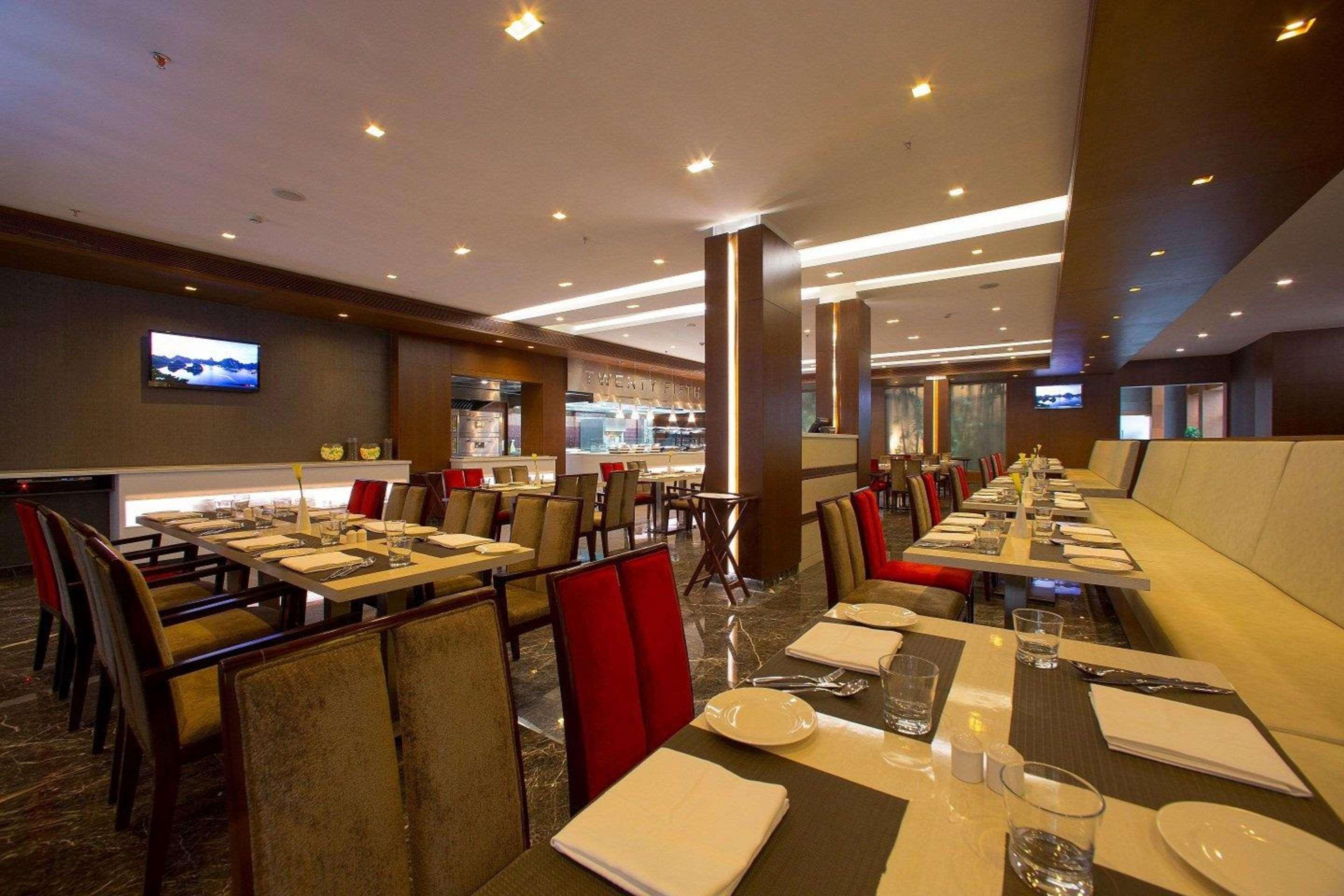 Clarion Hotel President Chennai Exterior foto